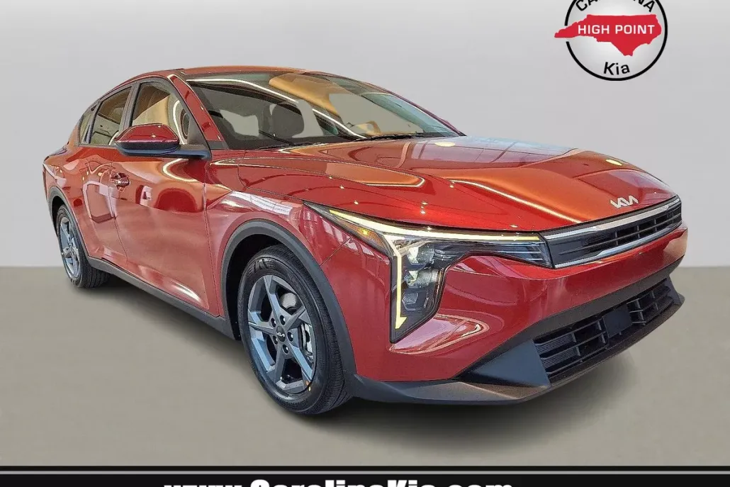 2025 Kia K4 LXS photo 1
