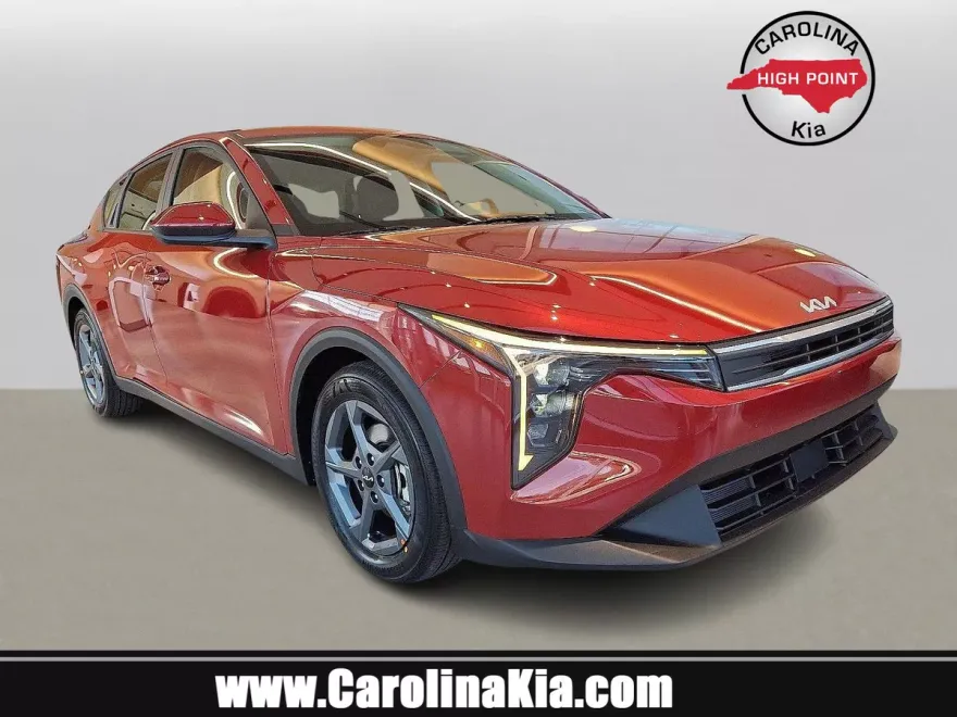 2025 Kia K4 LXS photo 1