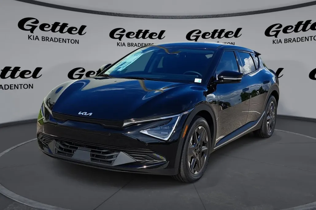 2025 Kia EV6 Light photo 1