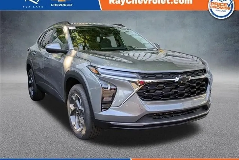 2025 Chevrolet Trax LT photo 1