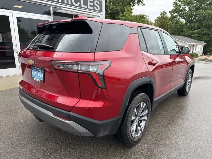 2025 Chevrolet Equinox LT photo 1