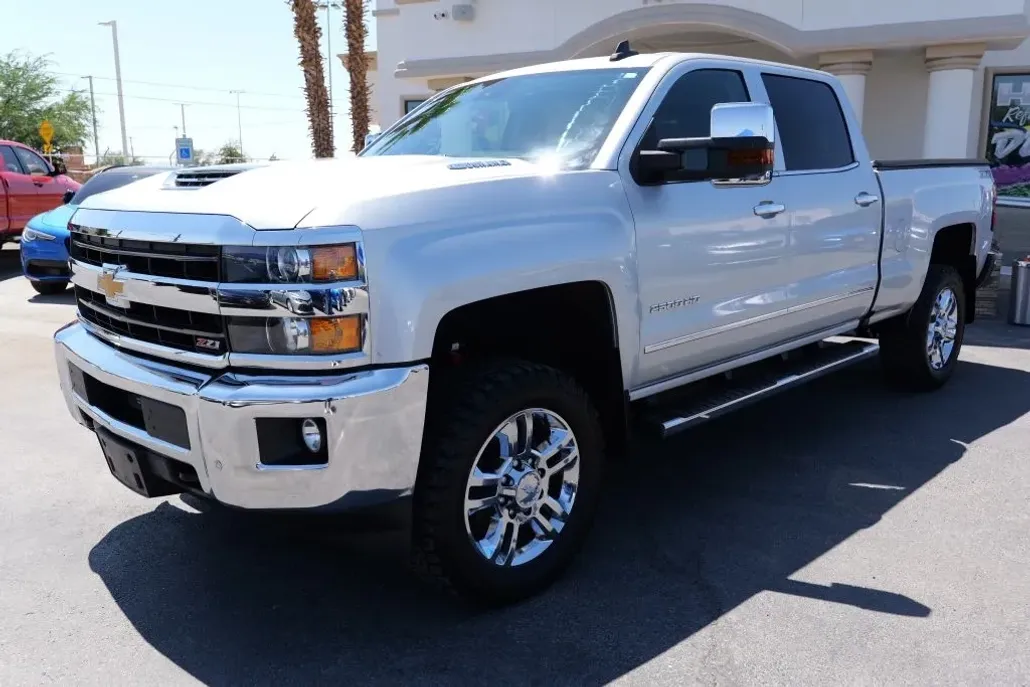 2019 Chevrolet Silverado 2500HD LTZ photo 1