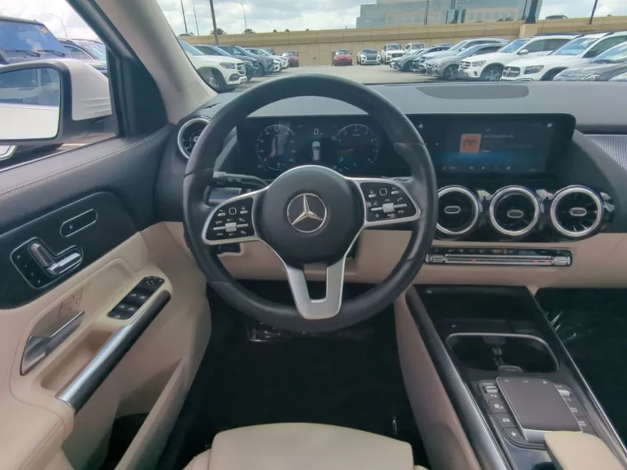 2022 Mercedes Benz GLA 250 4MATIC photo 1