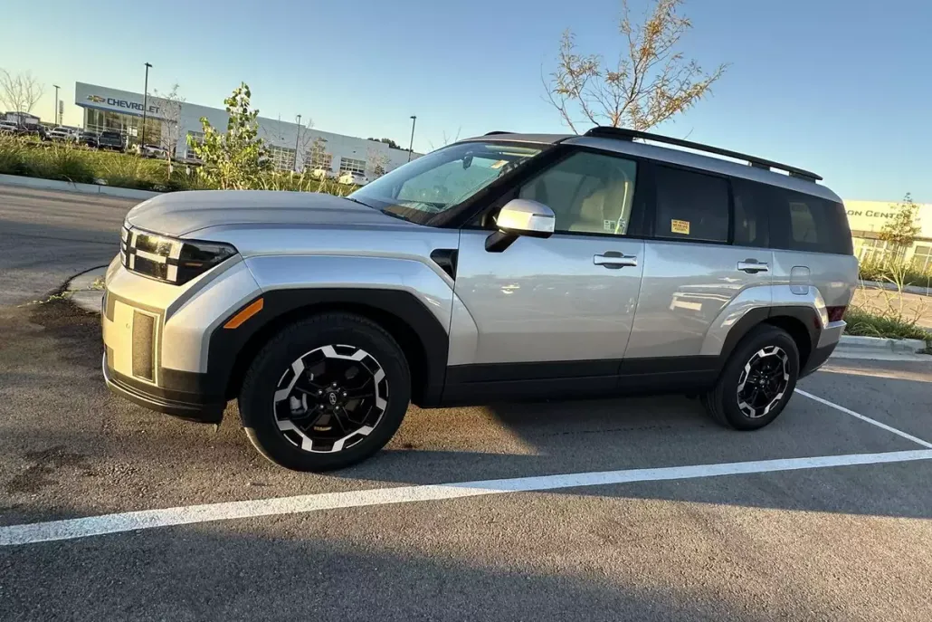 2025 Hyundai Santa Fe XRT photo 1