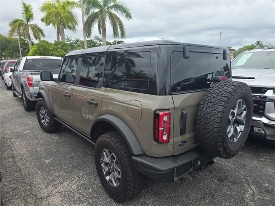 2025 Ford Bronco Badlands photo 1