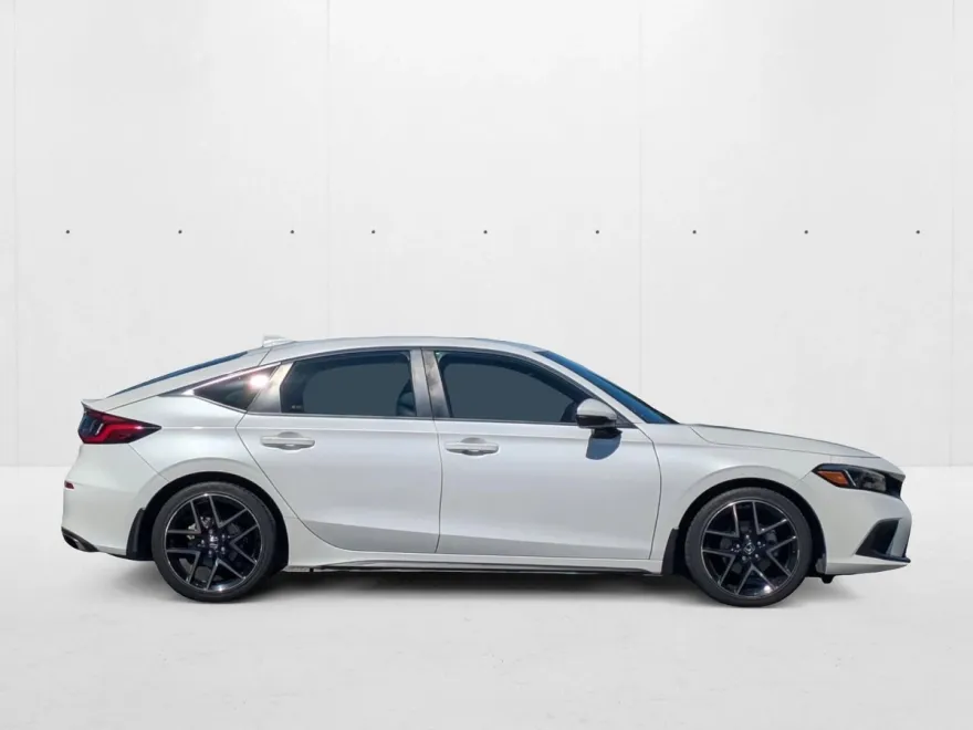 2022 Honda Civic Sport Touring photo 1