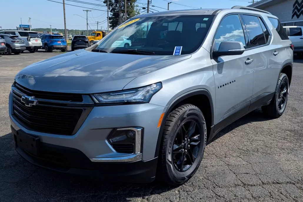 2023 Chevrolet Traverse Cloth photo 1