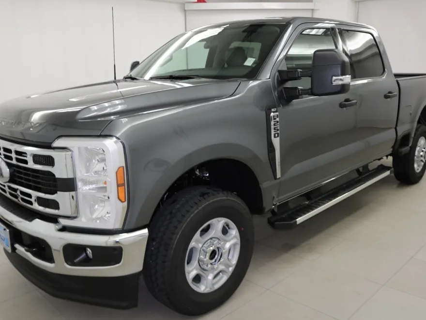 2026 Ford F-250 XLT photo 1