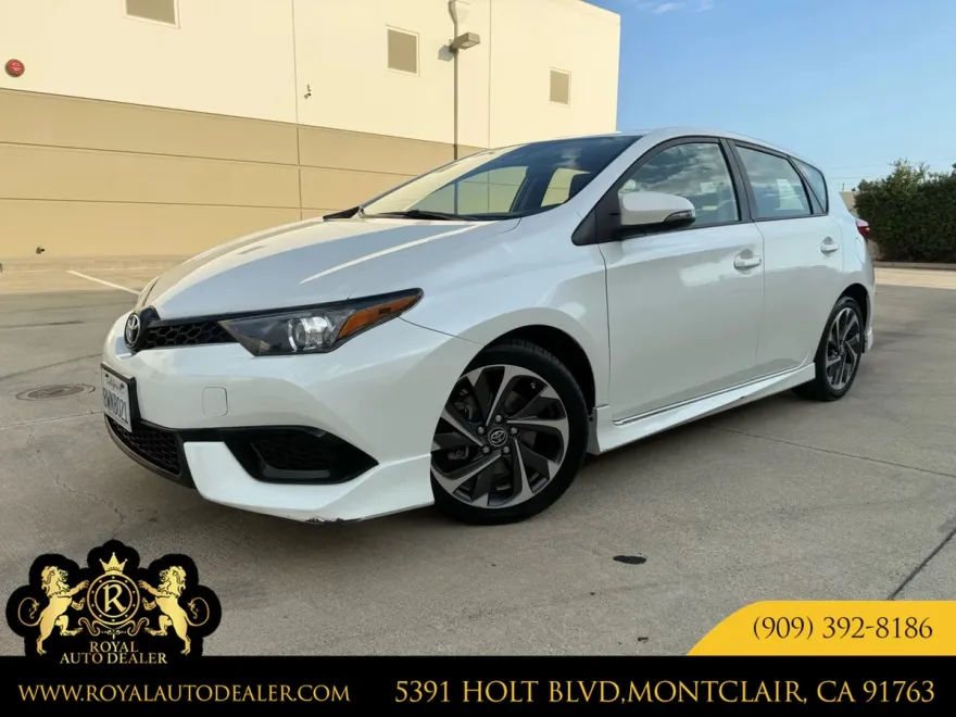 2018 Toyota Corolla iM photo 1