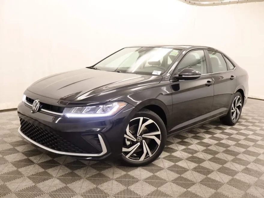 2025 Volkswagen Jetta SEL photo 1