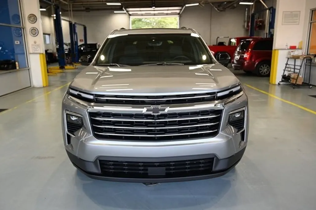 2026 Chevrolet Traverse photo 1