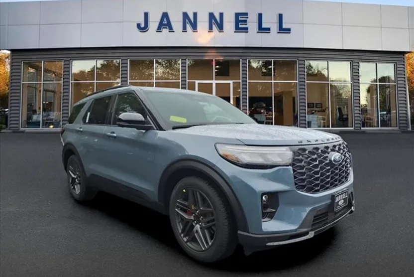 2025 Ford Explorer ST photo 1