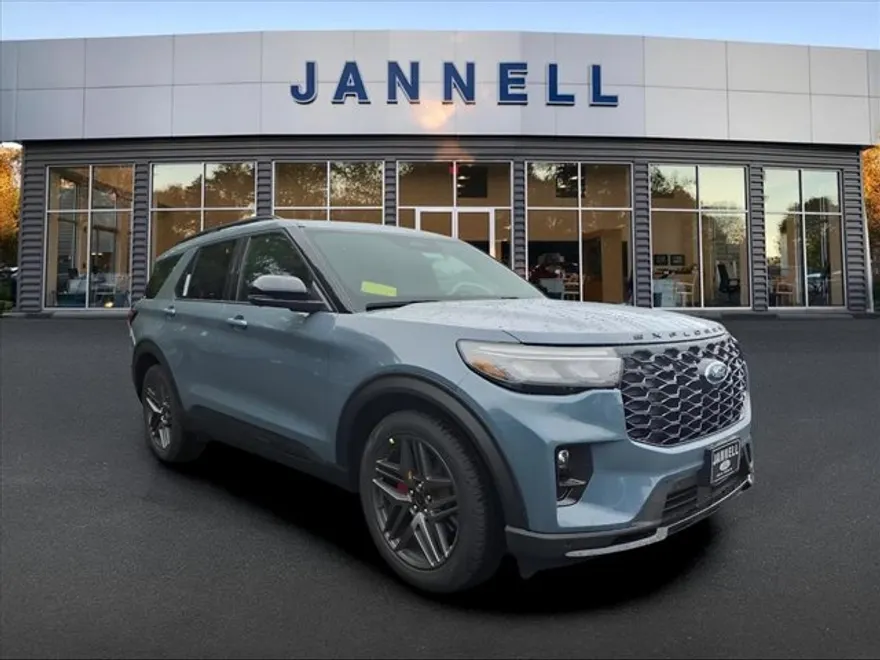 2025 Ford Explorer ST photo 1