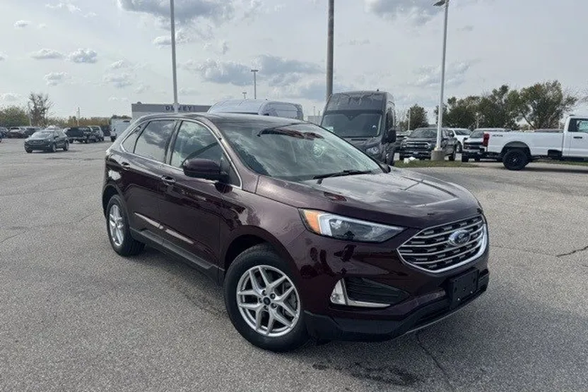 2022 Ford Edge SEL photo 1