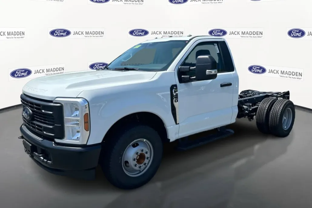 2025 Ford F-350 photo 1