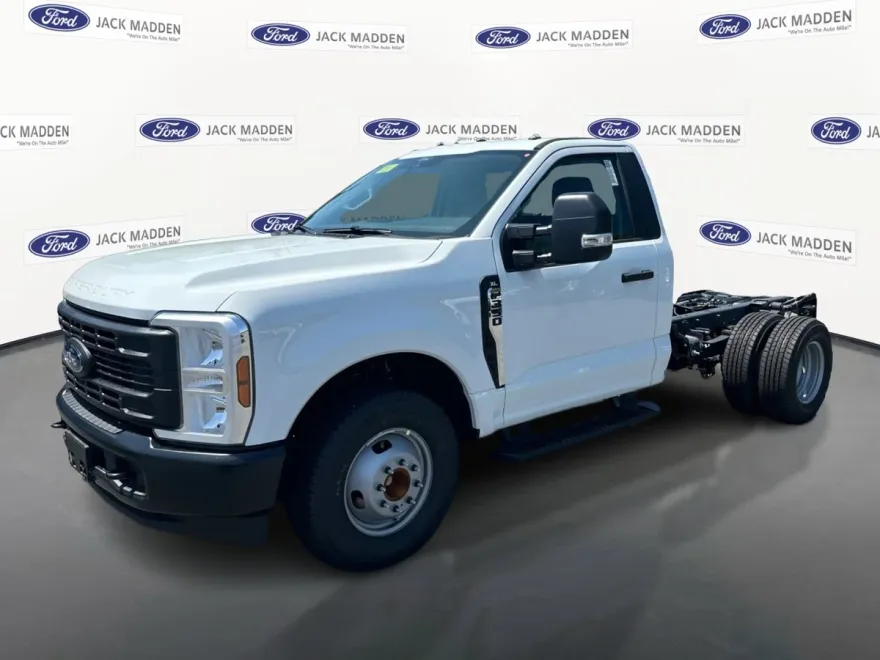 2025 Ford F-350 photo 1