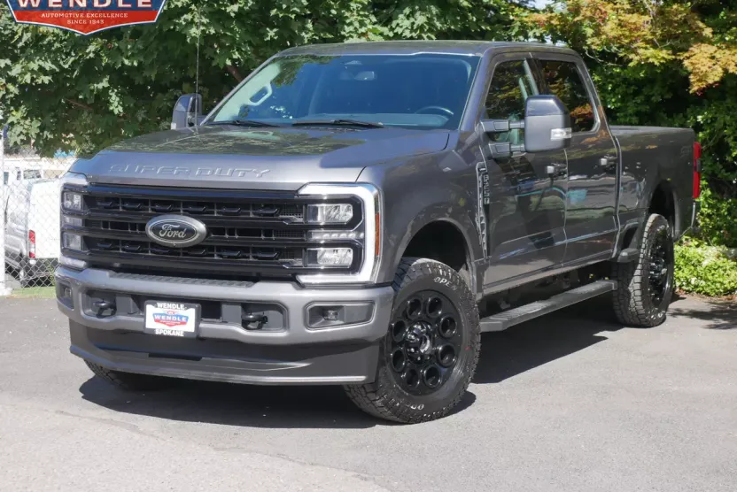 2024 Ford F-250 Lariat photo 1