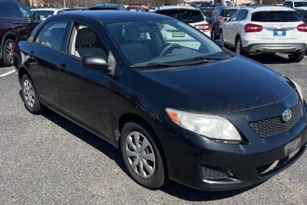 2009 Toyota Corolla LE photo 1