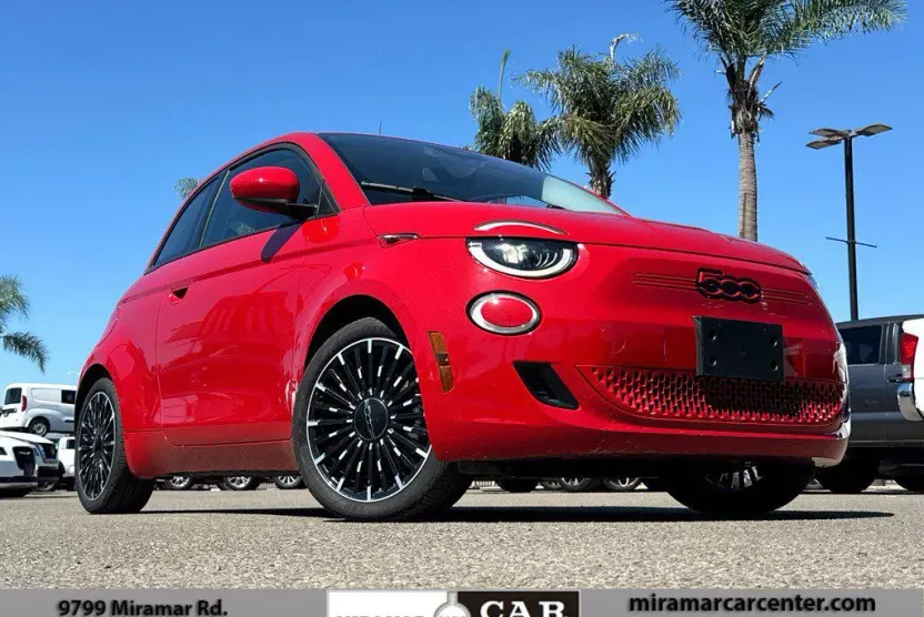 2024 Fiat 500e Red photo 1