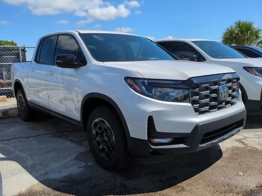 2025 Honda Ridgeline TrailSport photo 1