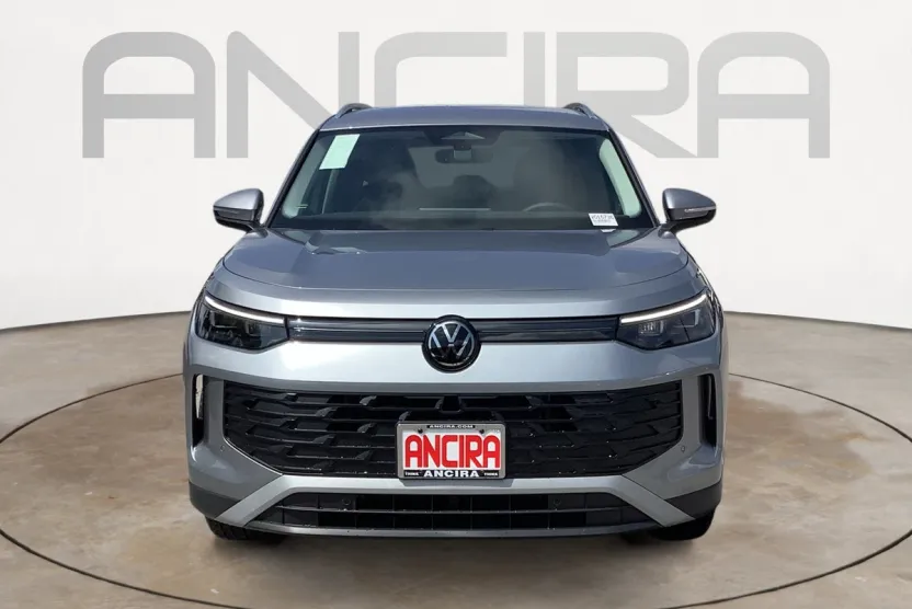 2025 Volkswagen Tiguan SE photo 1