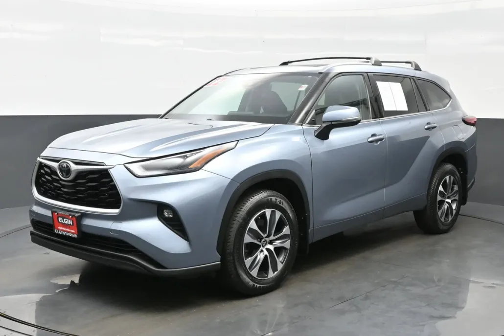 2022 Toyota Highlander XLE photo 1