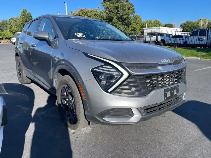 2024 Kia Sportage LX photo 1
