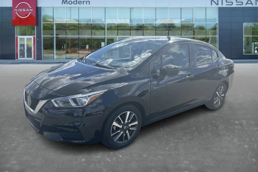 2021 Nissan Versa SV photo 1
