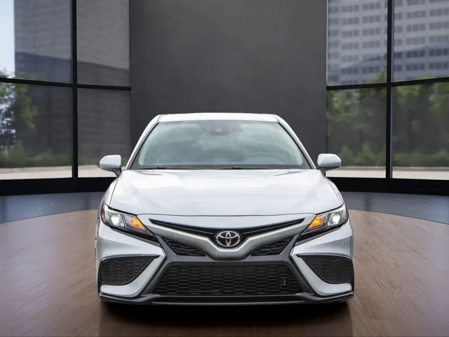 2021 Toyota Camry SE photo 1