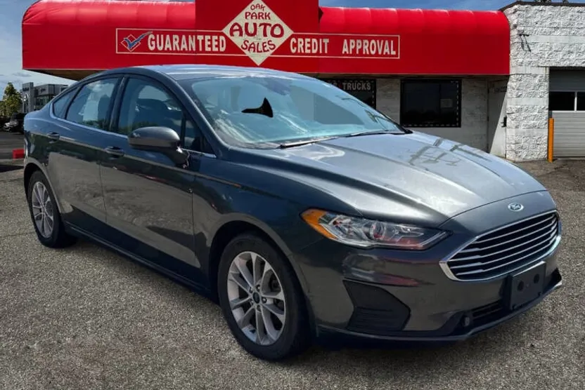2020 Ford Fusion SE photo 1