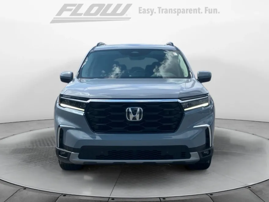 2025 Honda Pilot Touring photo 1