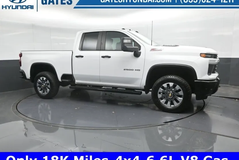 2024 Chevrolet Silverado 2500HD Custom photo 1