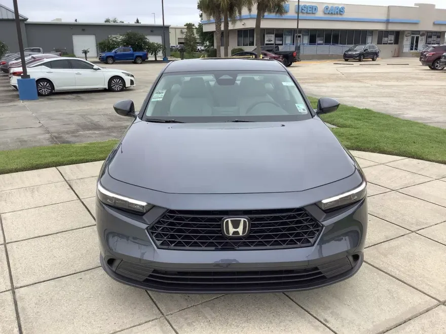 2025 Honda Accord LX photo 1