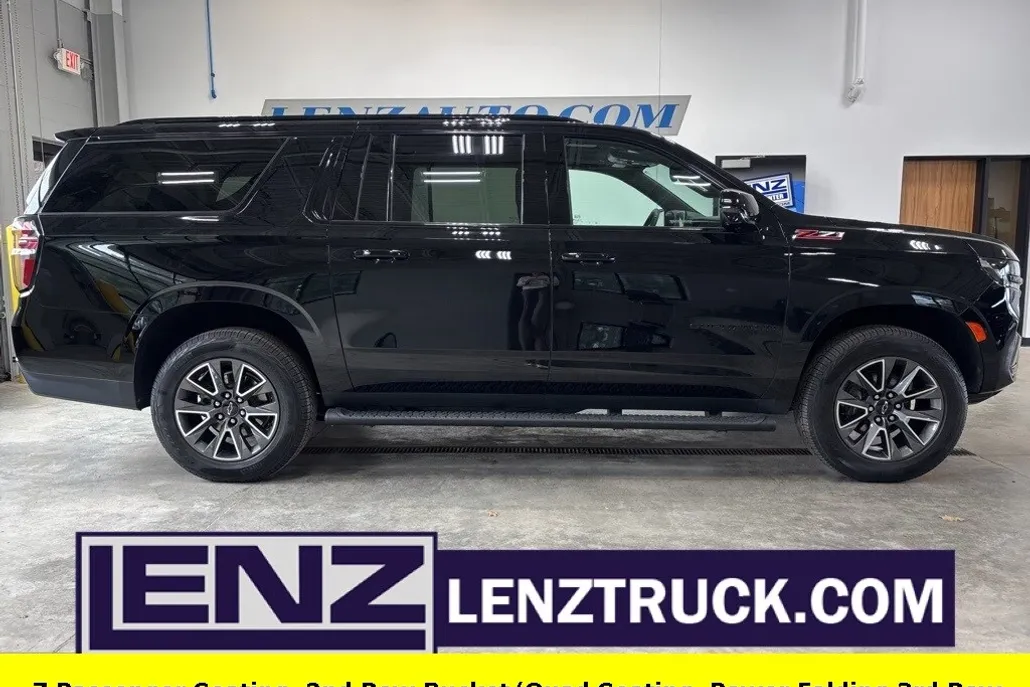 2023 Chevrolet Suburban Z71 photo 1