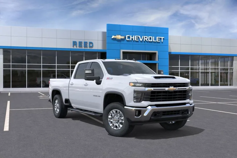 2026 Chevrolet Silverado 3500HD LT photo 1