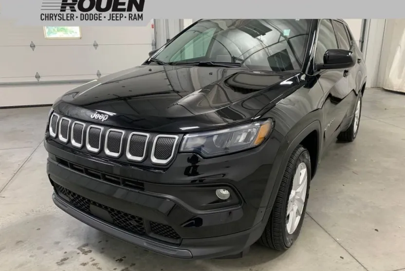 2022 Jeep Compass Latitude photo 1