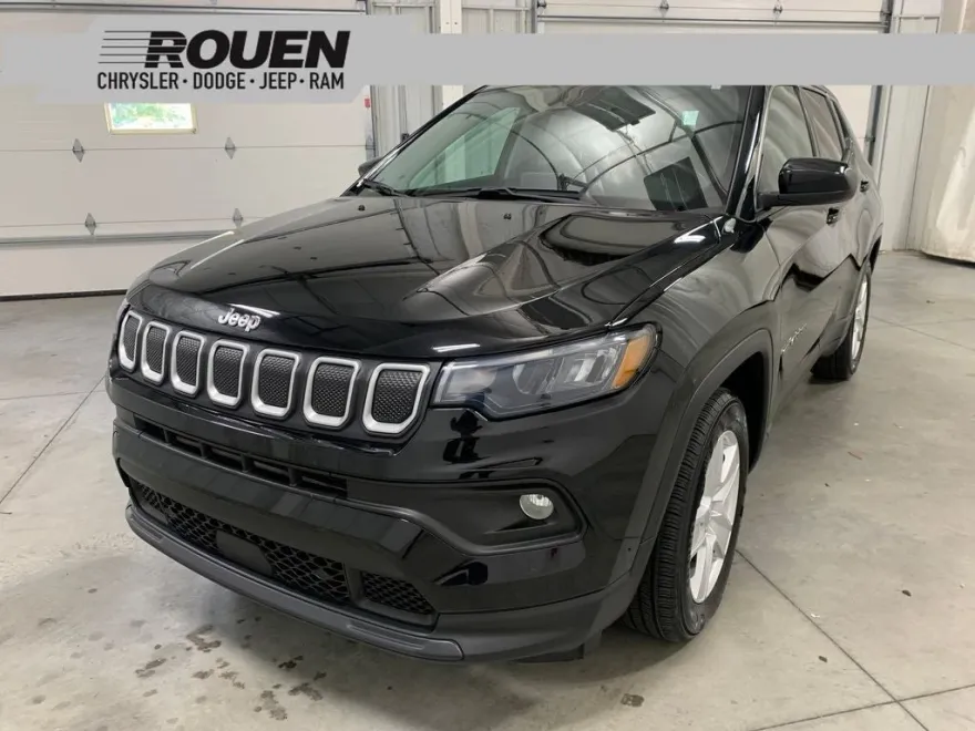 2022 Jeep Compass Latitude photo 1