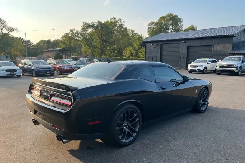 2022 Dodge Challenger R/T Scat Pack photo 1