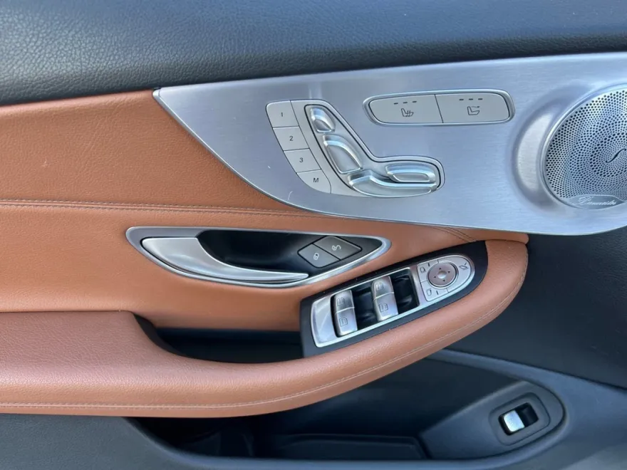 2020 Mercedes Benz C 300 photo 12