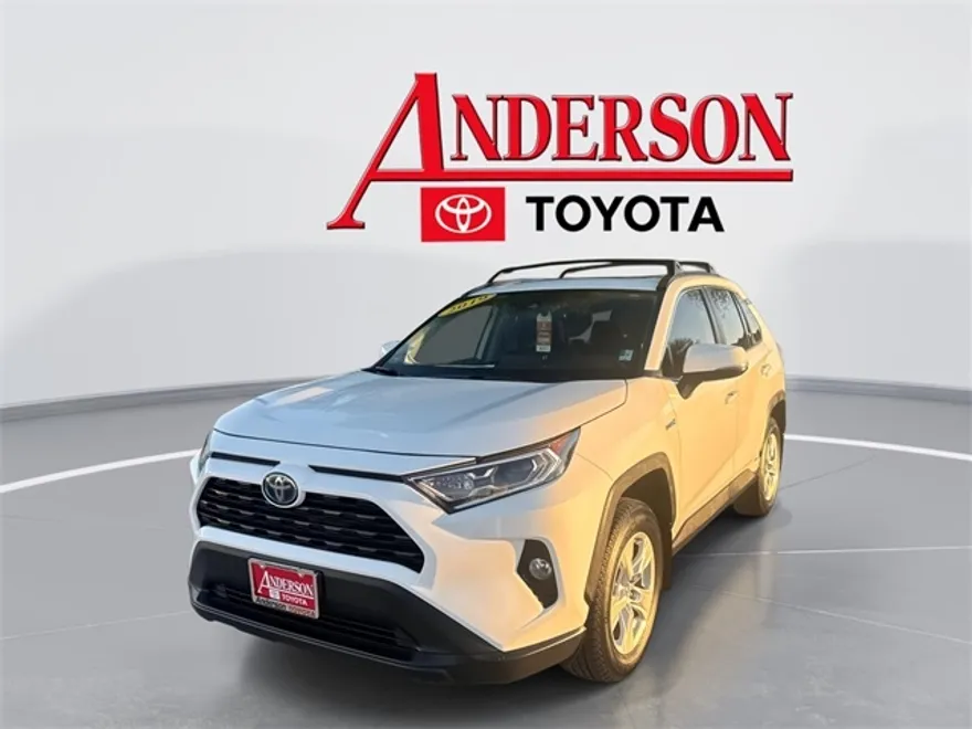 2019 Toyota RAV4 Hybrid XLE photo 1