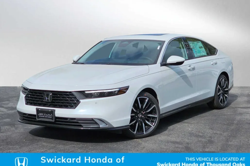 2024 Honda Accord Hybrid Touring photo 1