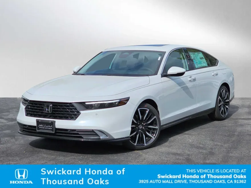 2024 Honda Accord Hybrid Touring photo 1