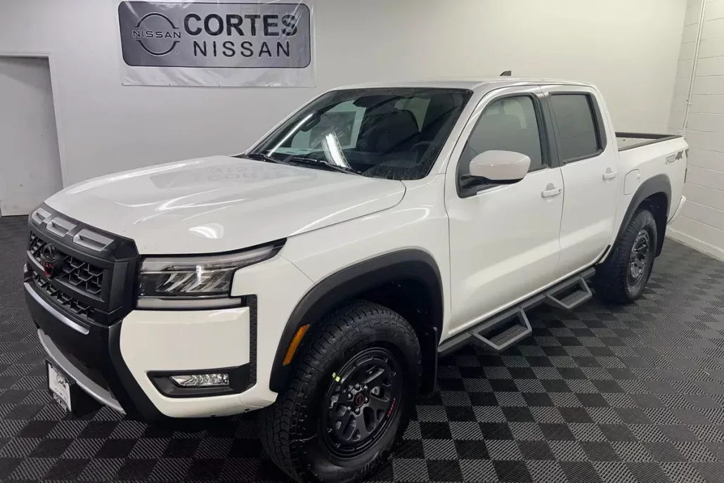 2025 Nissan Frontier PRO-4X photo 1