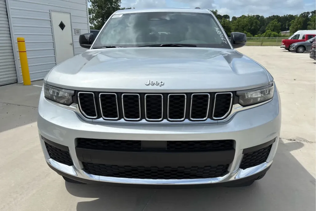 2025 Jeep Grand Cherokee Laredo X photo 1