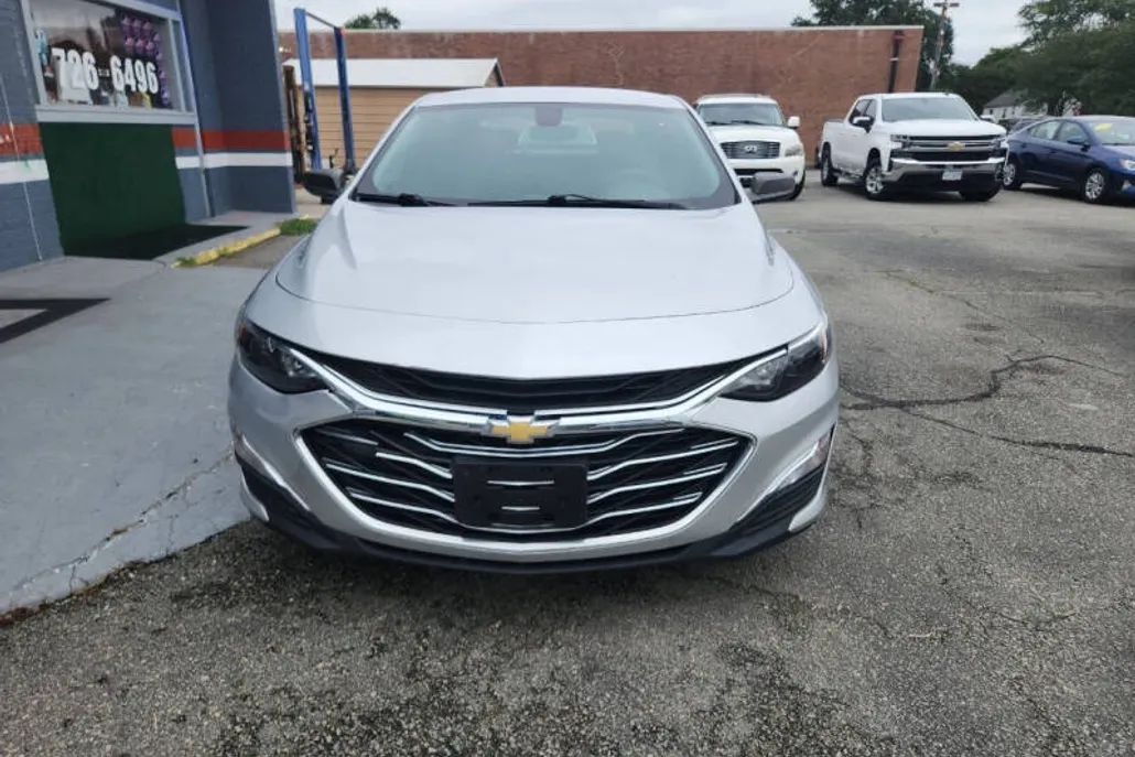 2020 Chevrolet Malibu LS photo 1
