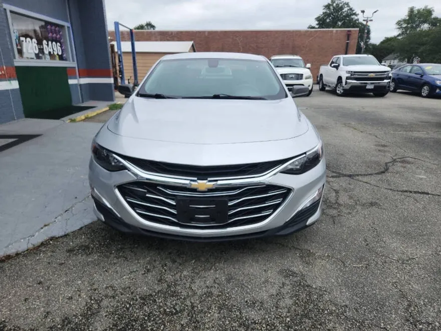 2020 Chevrolet Malibu LS photo 1