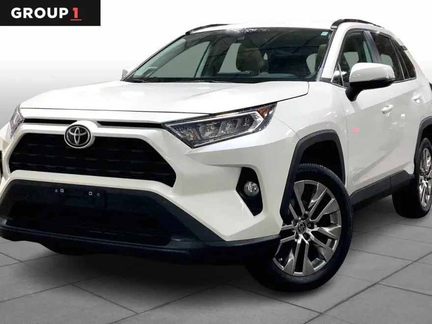 2021 Toyota RAV4 XLE Premium photo 1