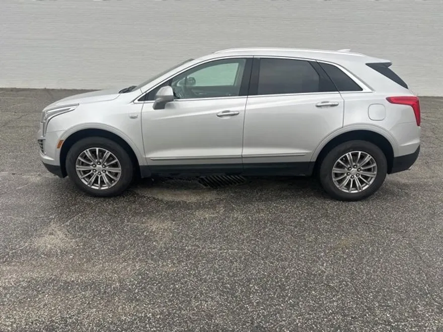 2017 Cadillac XT5 Luxury photo 1