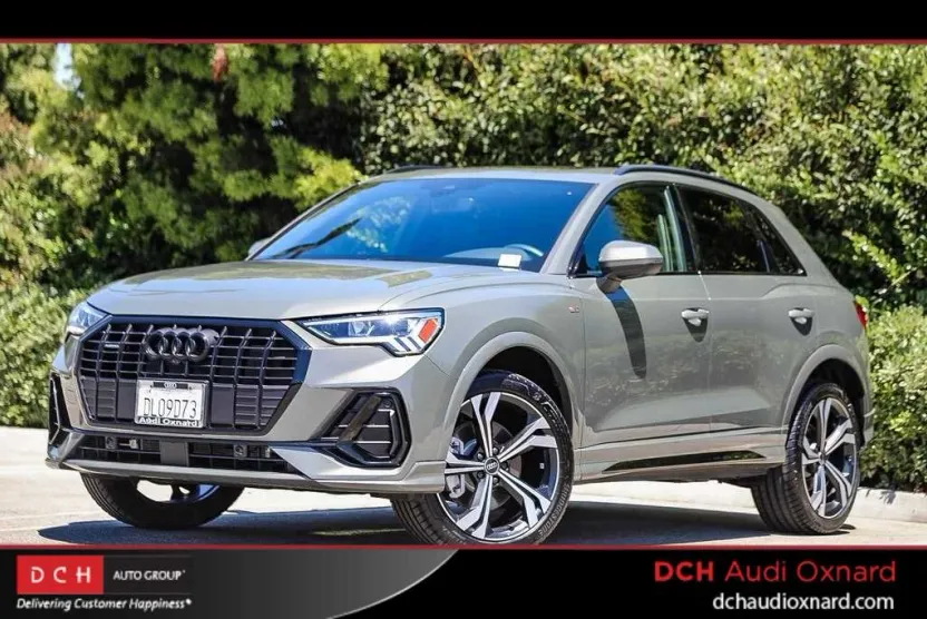 2024 Audi Q3 S line Premium Plus photo 1