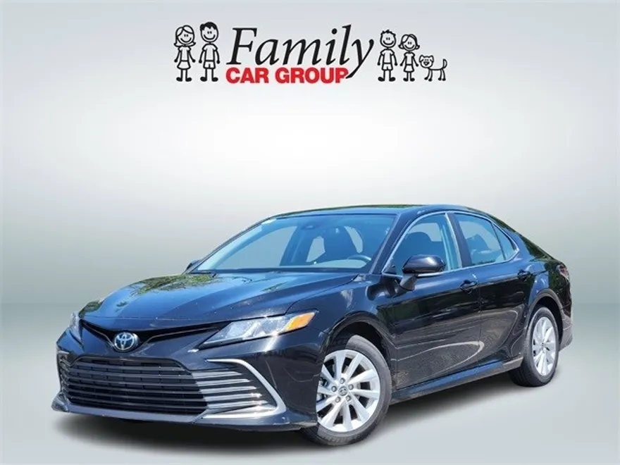 2024 Toyota Camry LE photo 1
